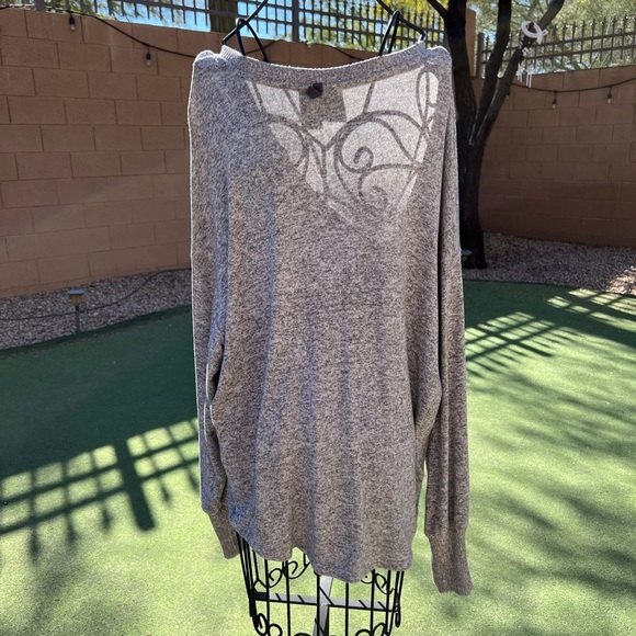 EUC Anthropologie Saturday Sunday Women's V-Neck Gray Oversized Sweater Sz Small - Picture 3 of 5